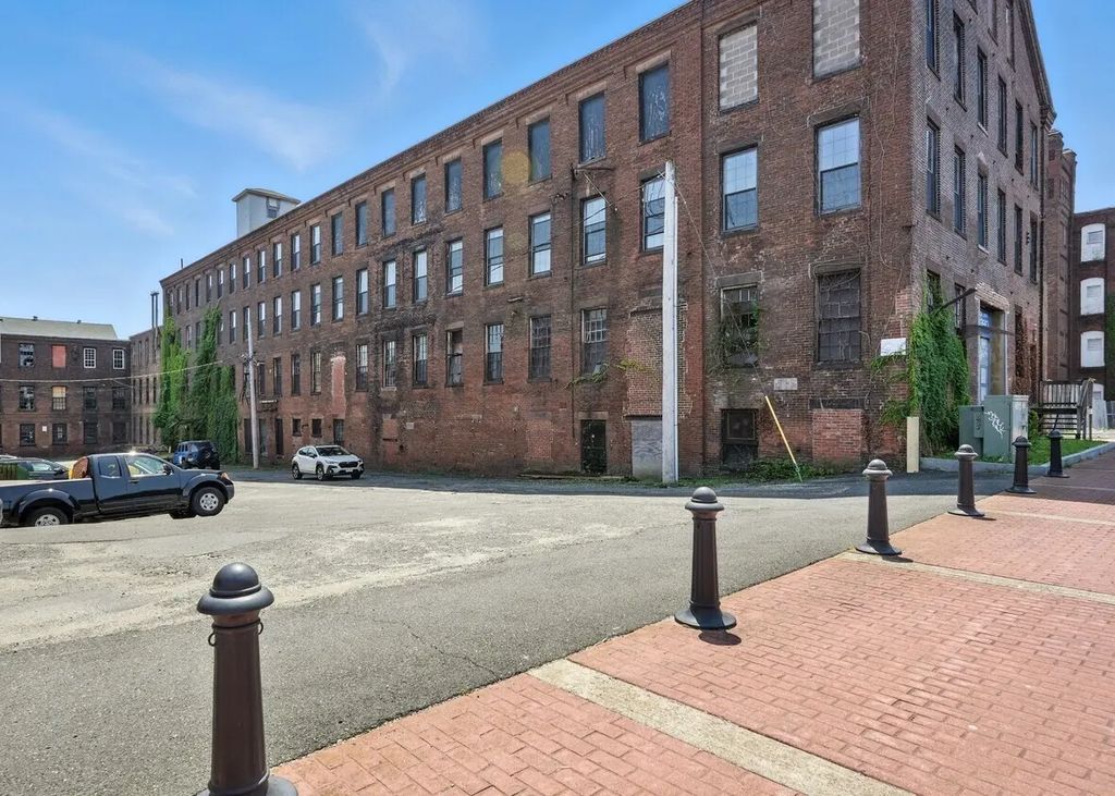 382 Dwight St, Holyoke