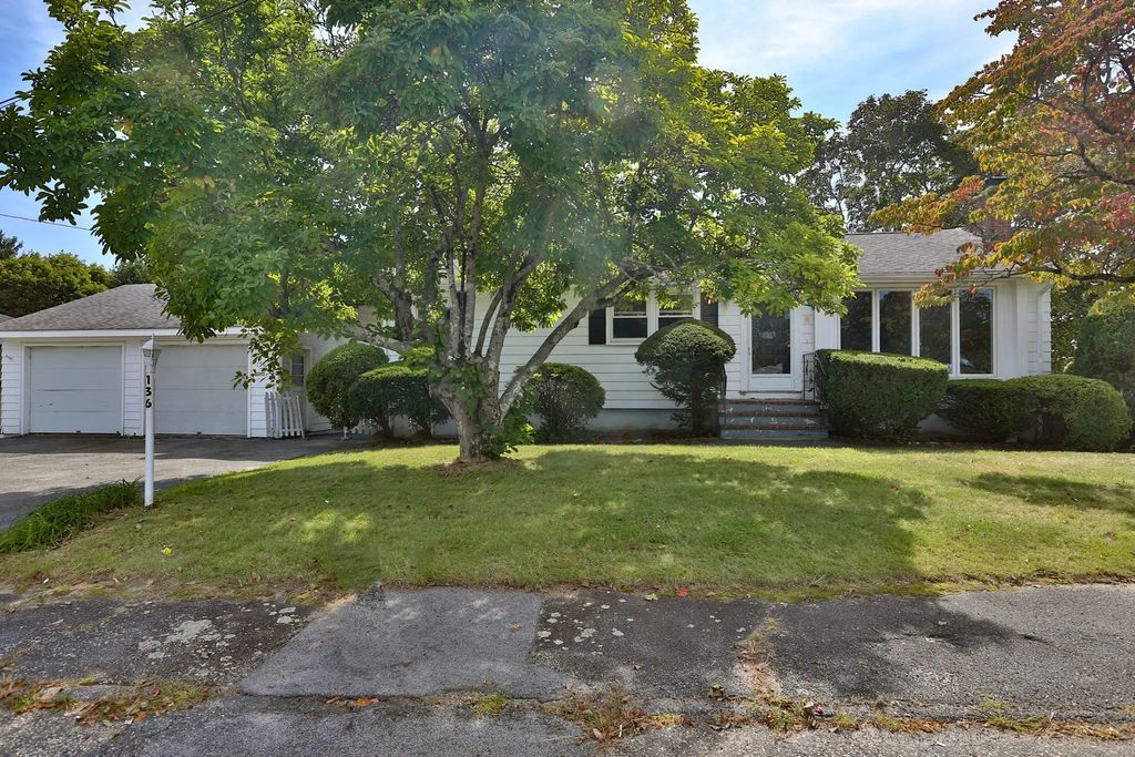 136 Sherwood Dr S, Marlborough