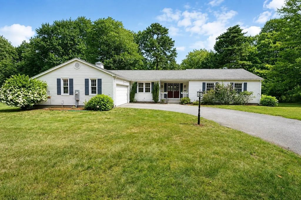 93 Wyndward Rd, Longmeadow