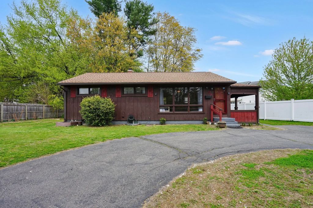 94 Cora Ave, Chicopee
