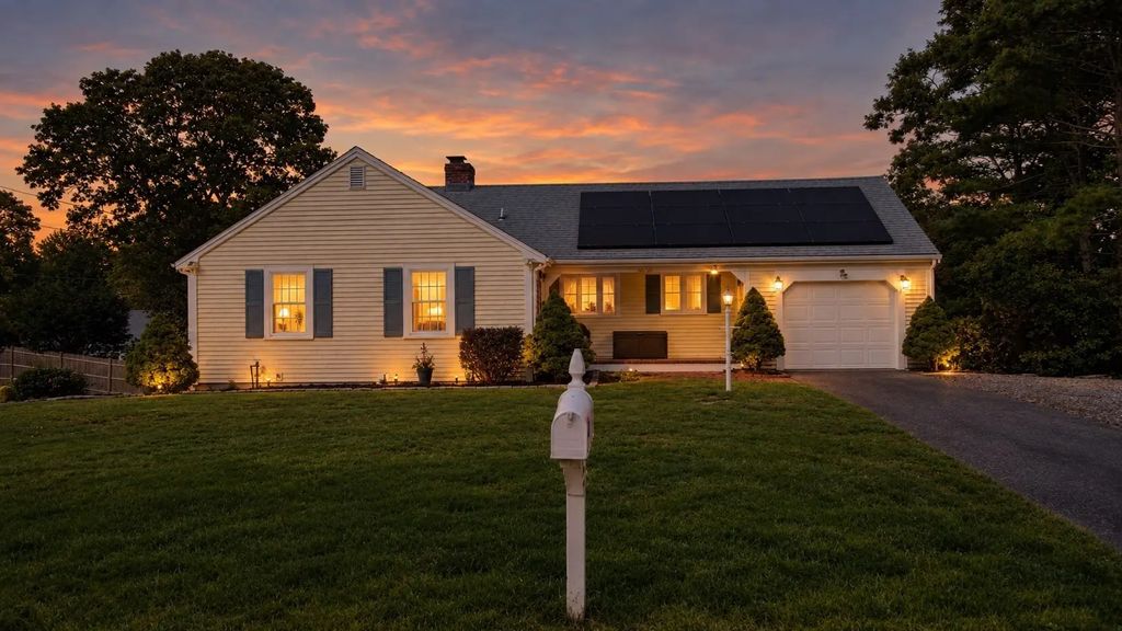 52 Early Redberry Ln, Yarmouth