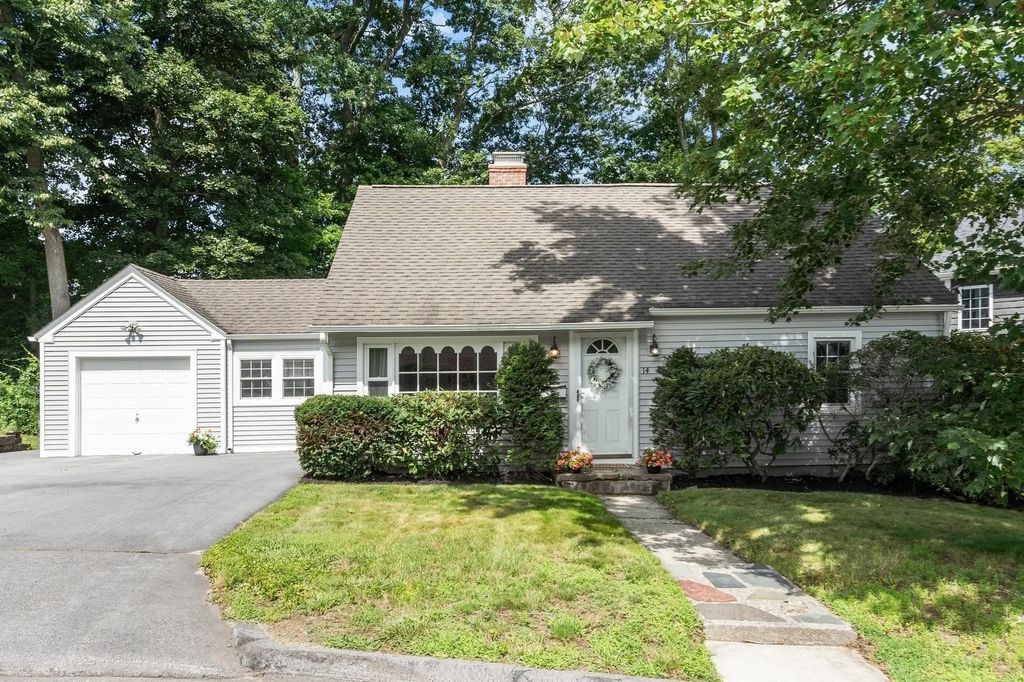 14 Meadow Ln, Worcester