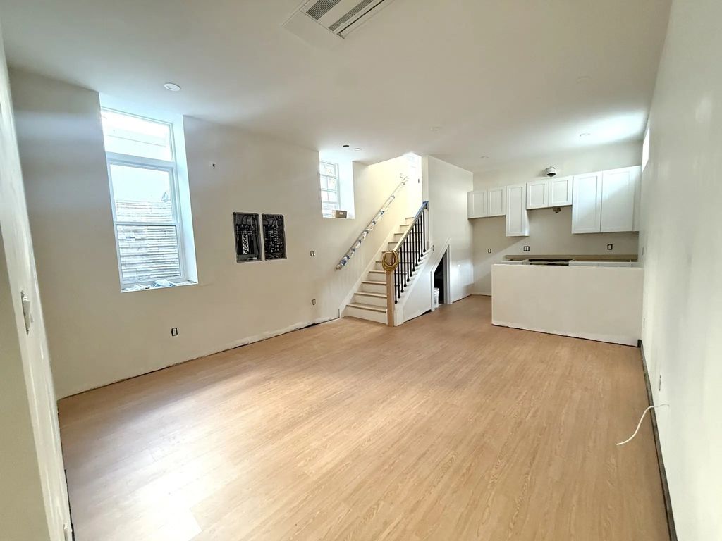 140 Summer ##1b, Medford