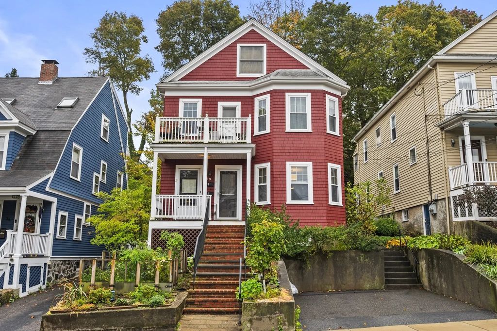 38 Tanager St #1, Arlington
