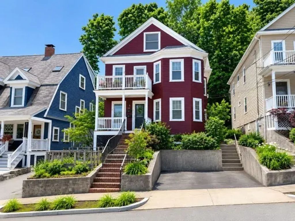 38 Tanager St #1, Arlington