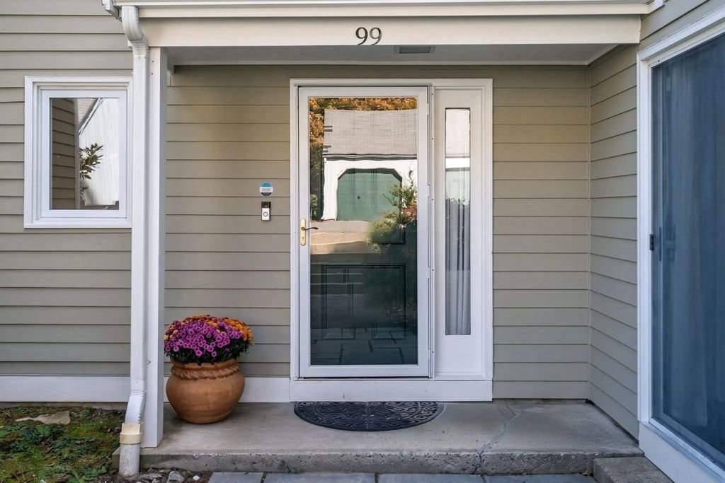 99 Fifer Lane #99, Lexington
