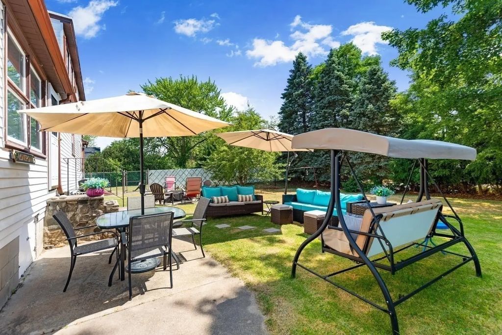1569 Main St, Tewksbury