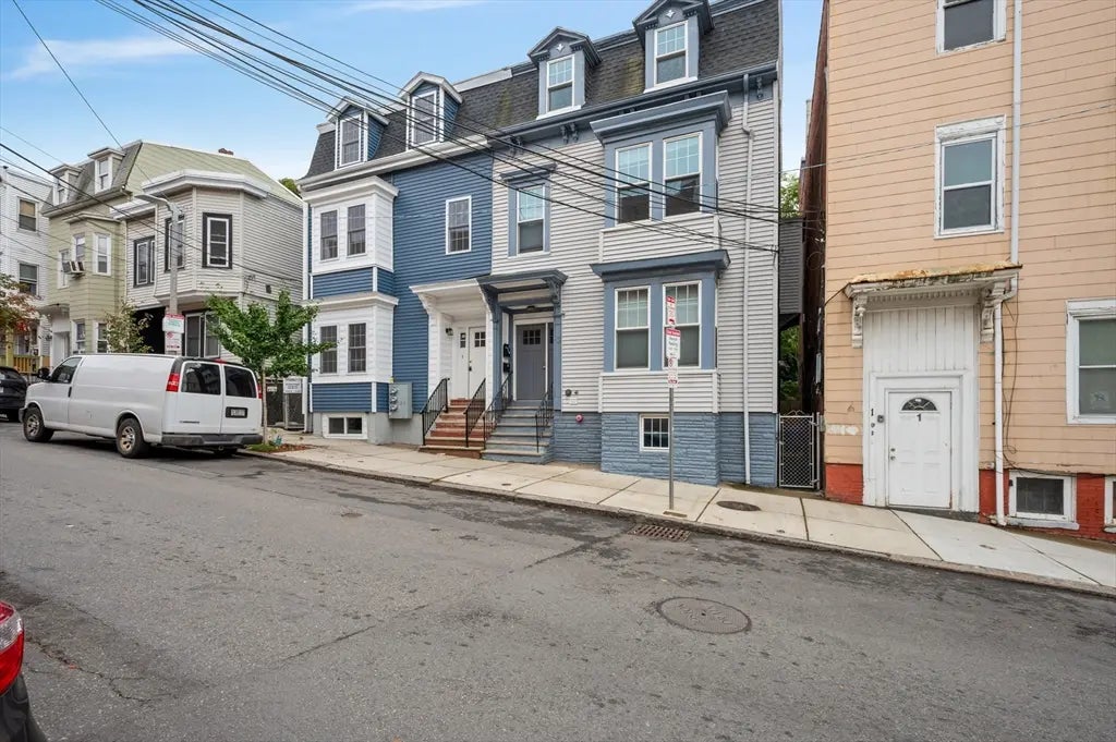 5 Monmouth St, Boston