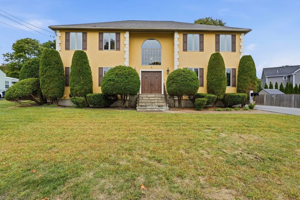 9 Myopia Rd, Stoneham