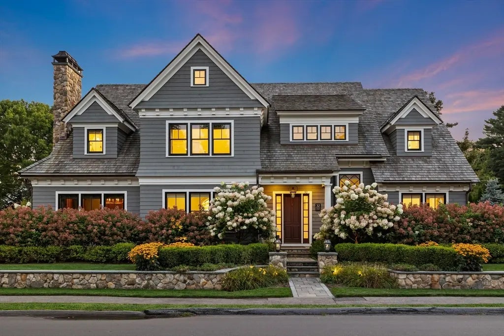 32 Forest Street, Lexington