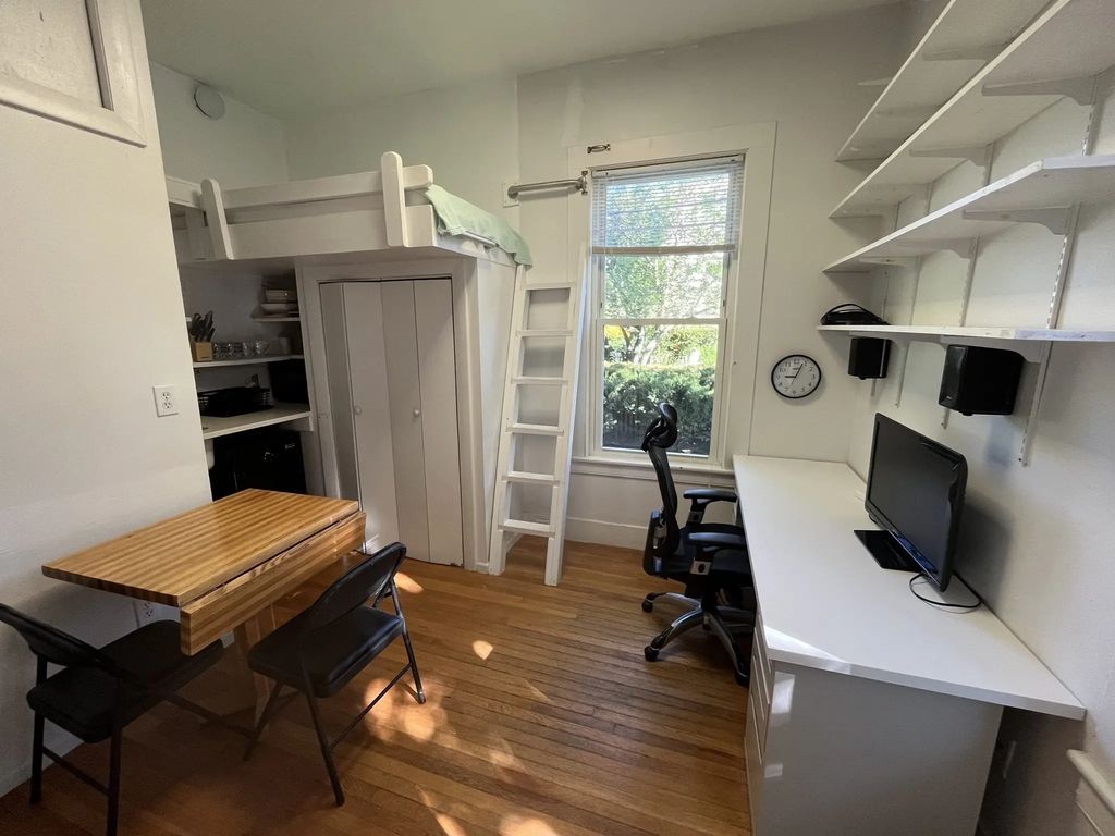 15 Arlington St #1r, Cambridge