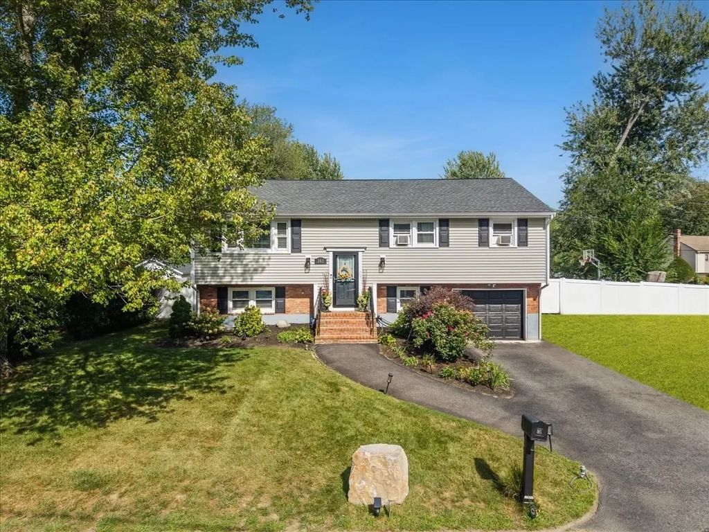 140 Tosca Dr, Brockton