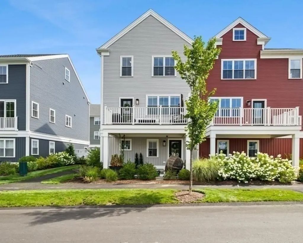 18 Oxbow Rd #12-1, Raynham
