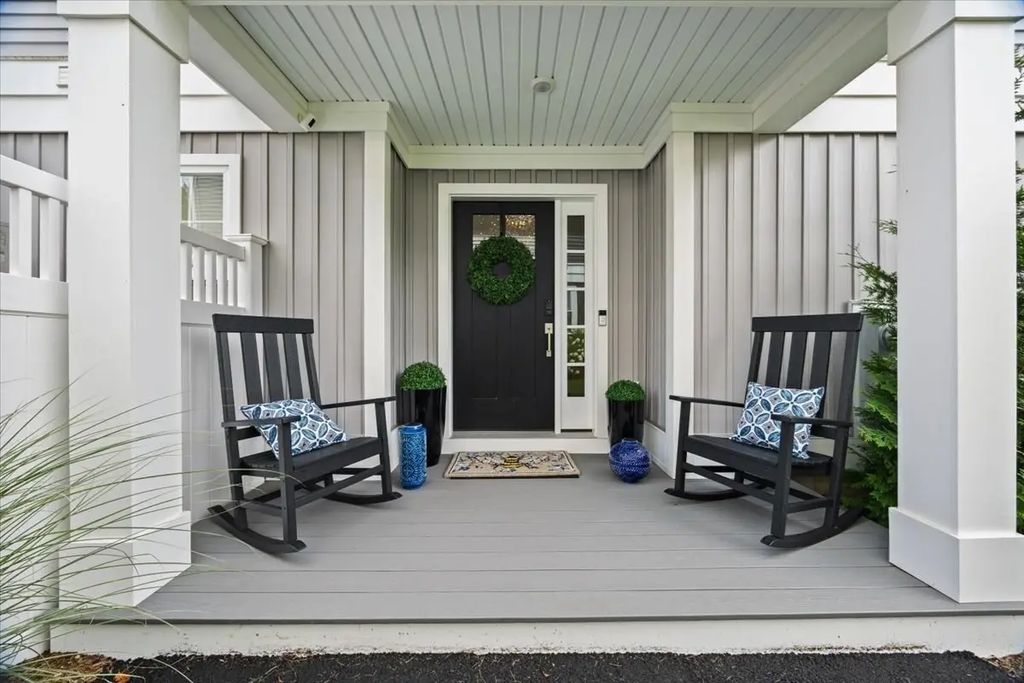 18 Oxbow Rd #12-1, Raynham