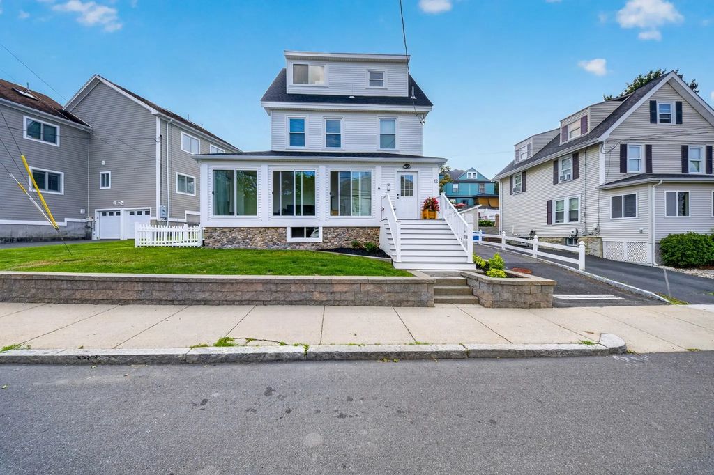 12 Sewall Ave #2b, Winthrop