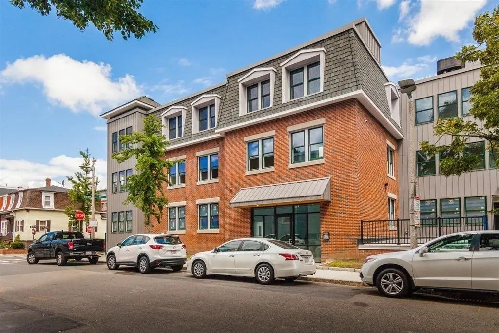 906 East 2nd #110, Boston