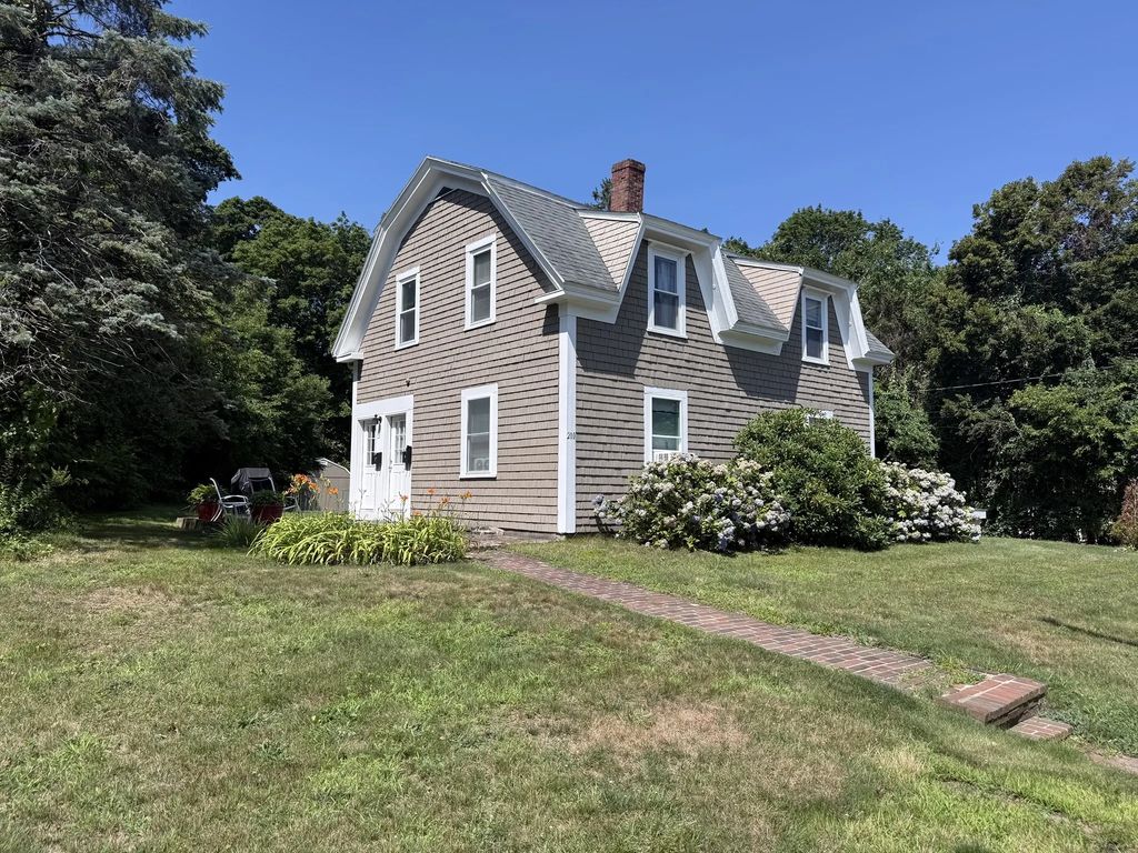 210 Court St, Plymouth