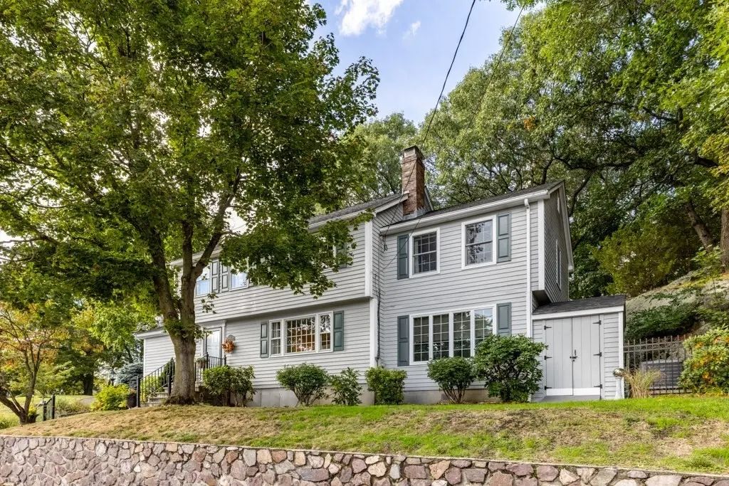 2 Rosemary Ave, Wakefield