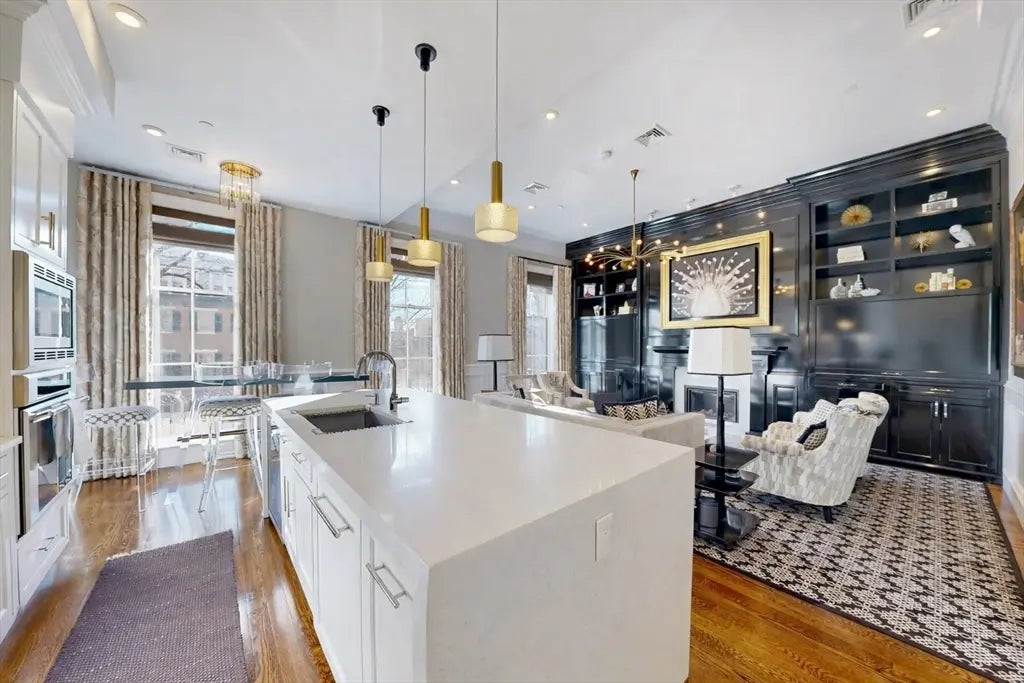73 Mt Vernon Street #2, Boston