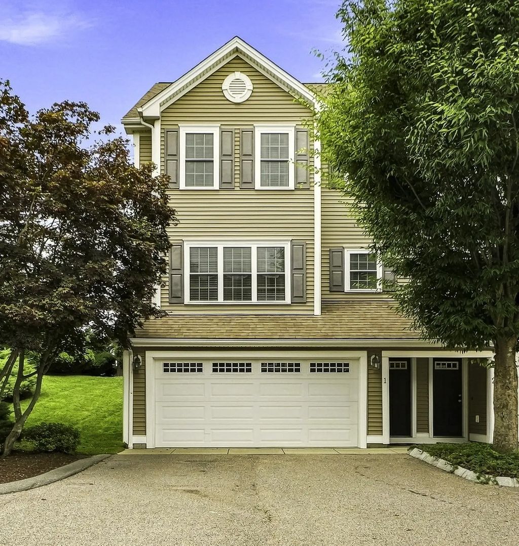 1284 County Street #1, Attleboro
