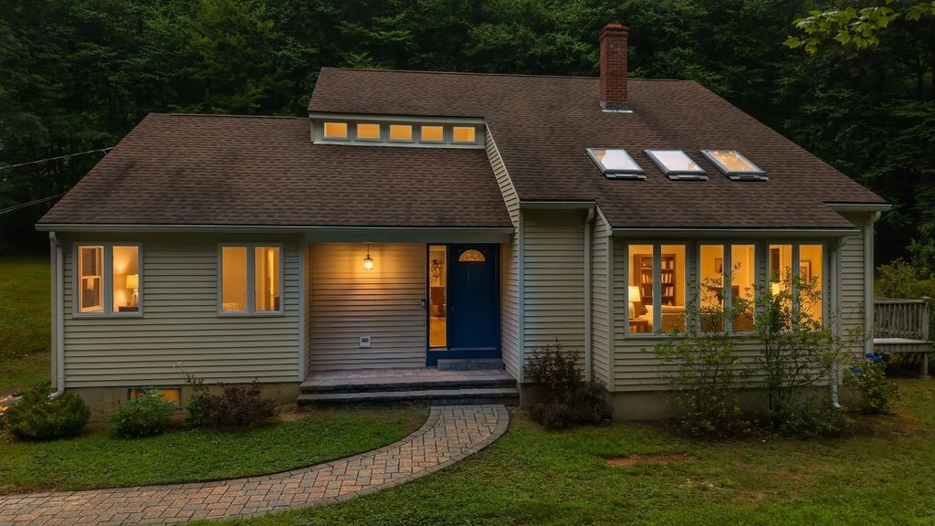 75 Allen Road, Brookfield