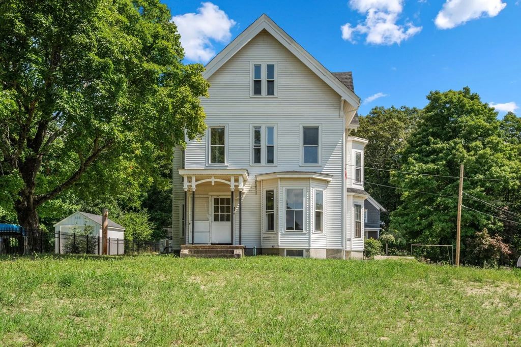 83 Oak Street, Uxbridge