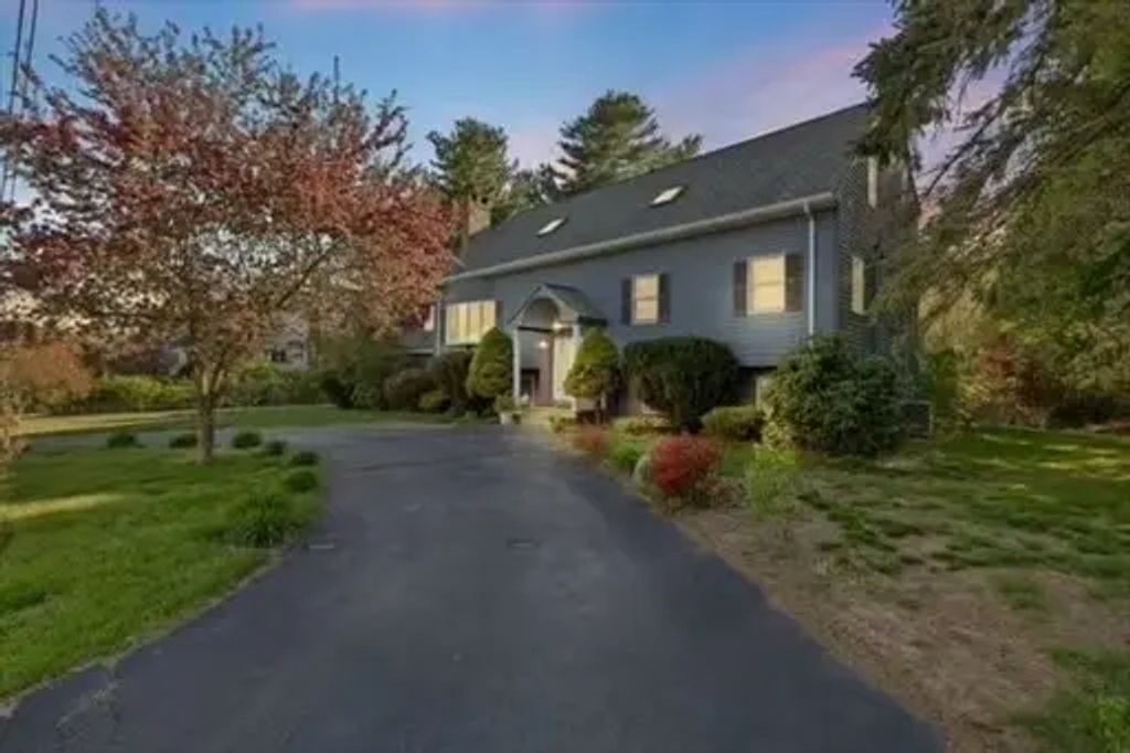 120 Hatchfield Dr, Brockton