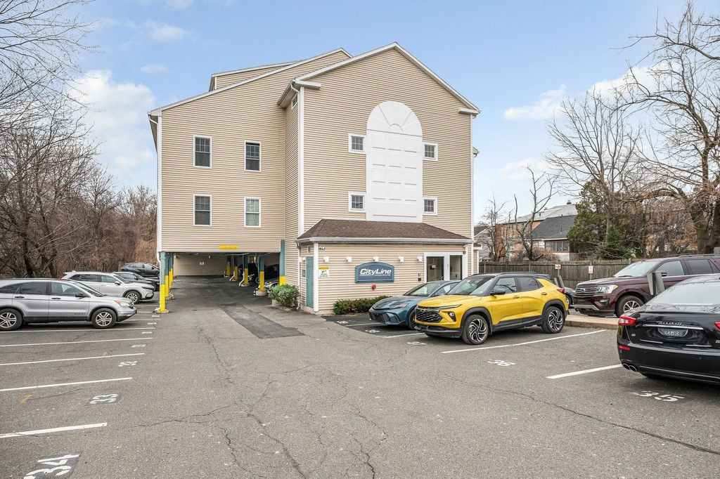 39 Broadway #305, Malden
