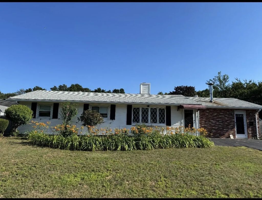 12 Reed Rd, Peabody