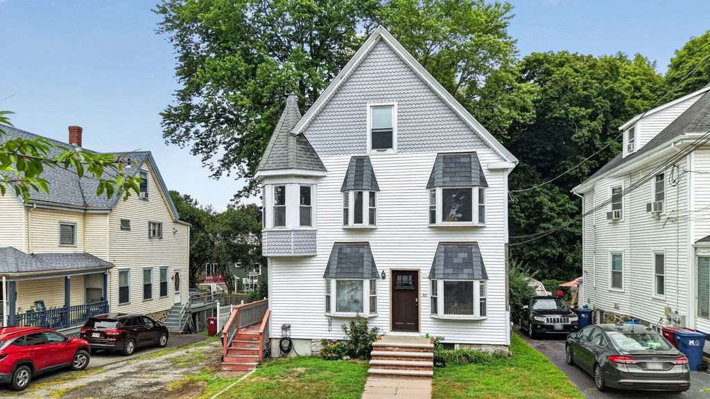 28-30 Crescent Ave, Melrose