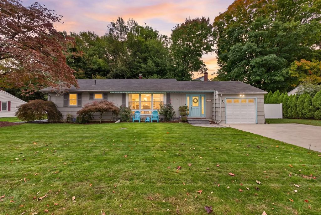 51 Cherry Hill Dr, Seekonk