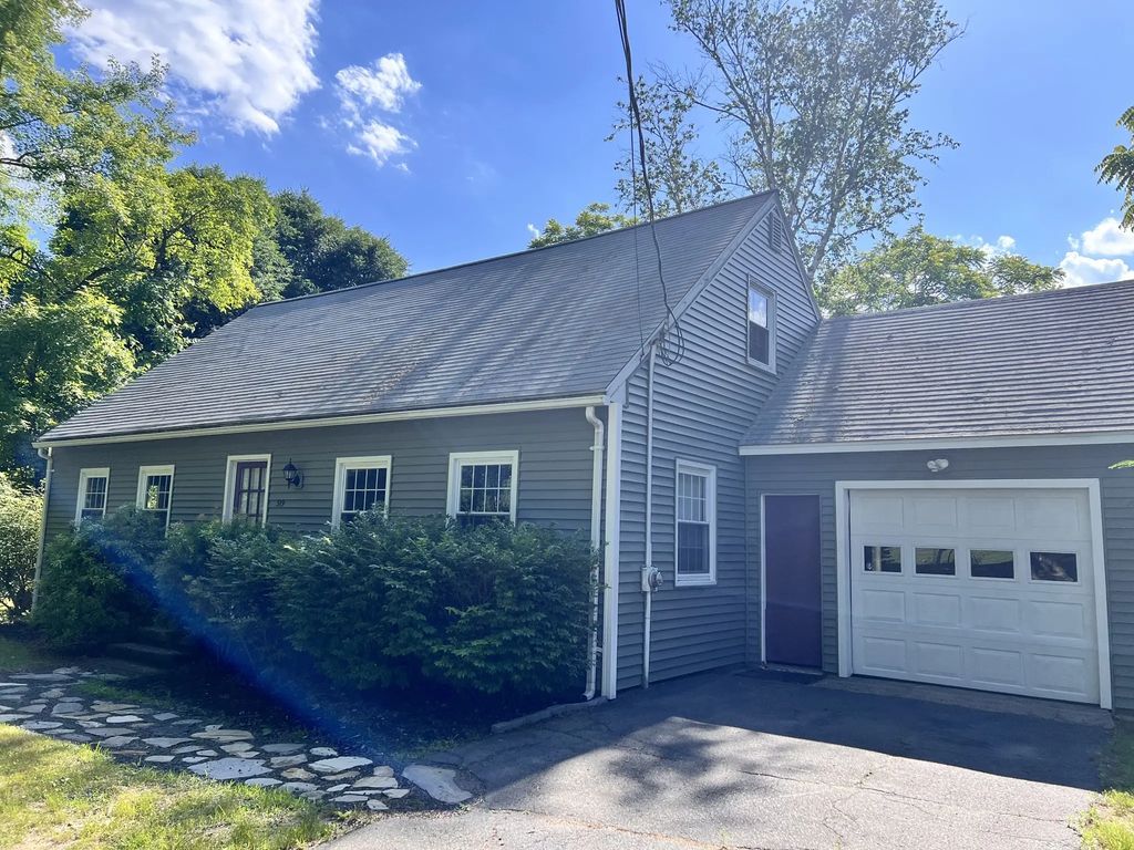 319 West St, Amherst