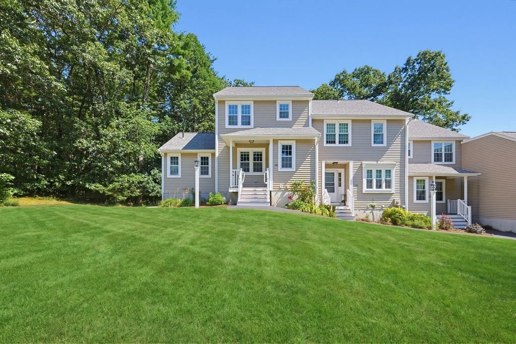 206 Laurelwood Dr #206, Hopedale