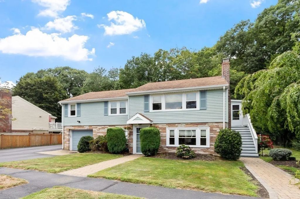 12 Mansfield Street, Peabody