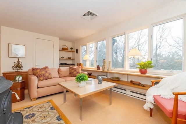 73 Valentine St, Newton