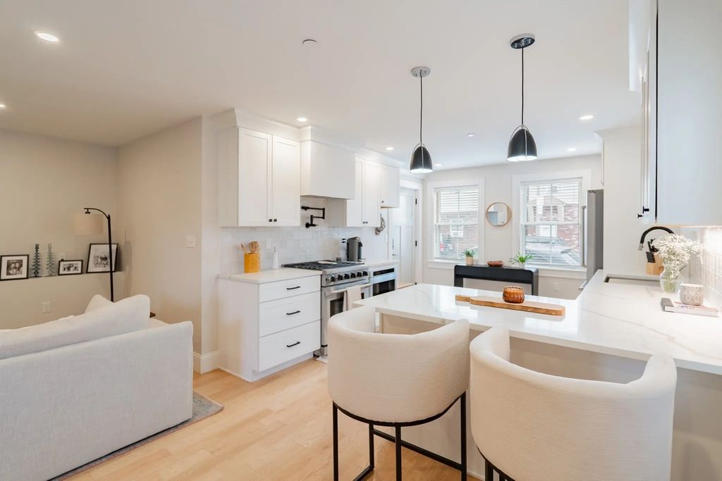 226 Havre St #1, Boston