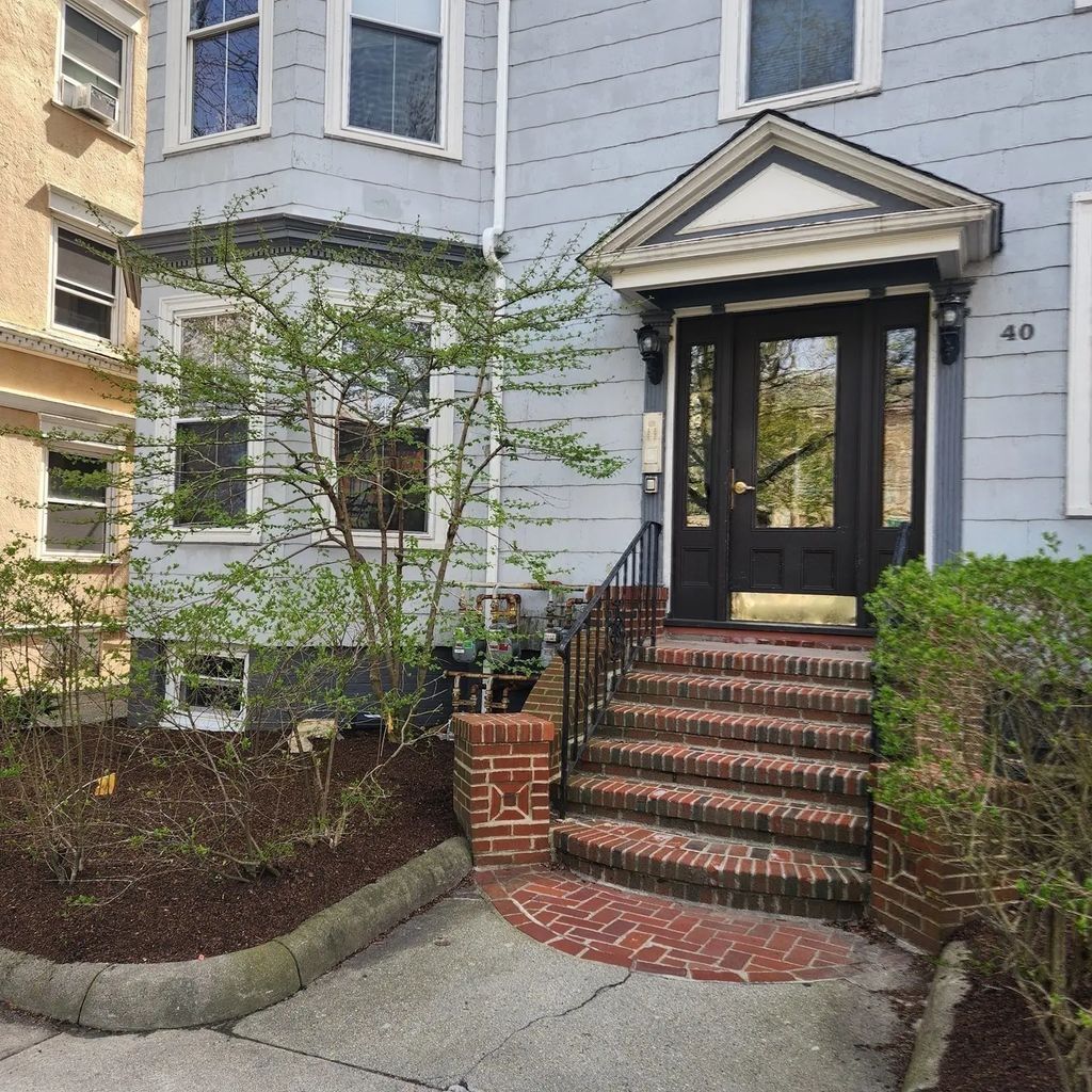 40 Highland Ave #8, Somerville