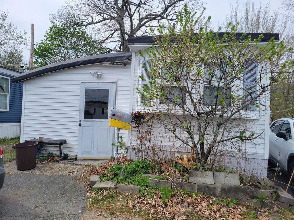 96-98 Newbury Street #10b, Danvers