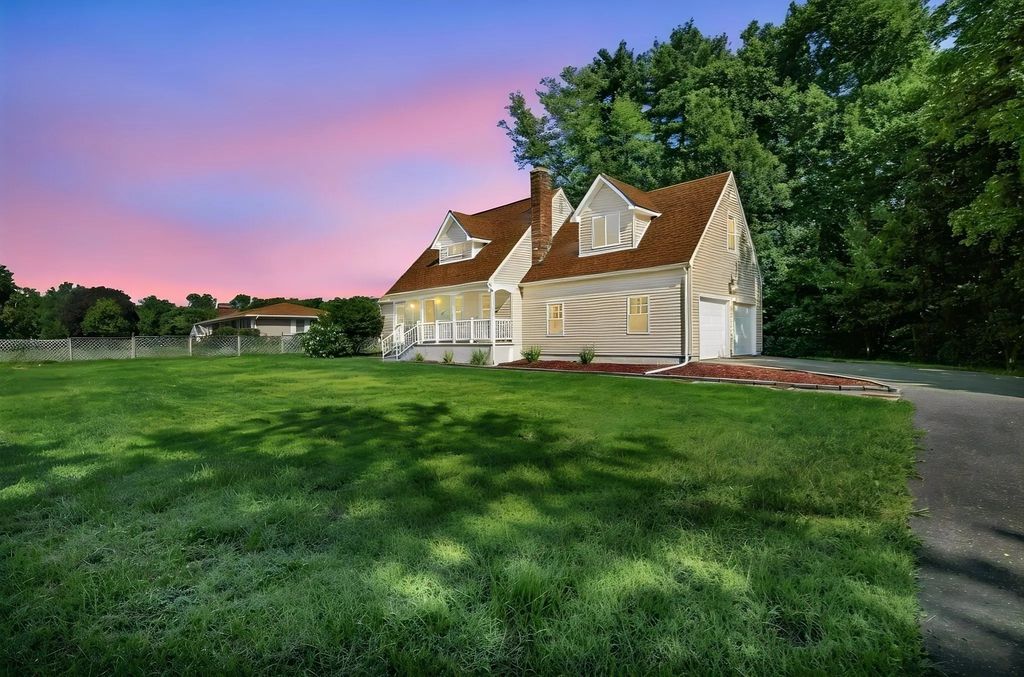 38 Green Meadow Ln, West Springfield