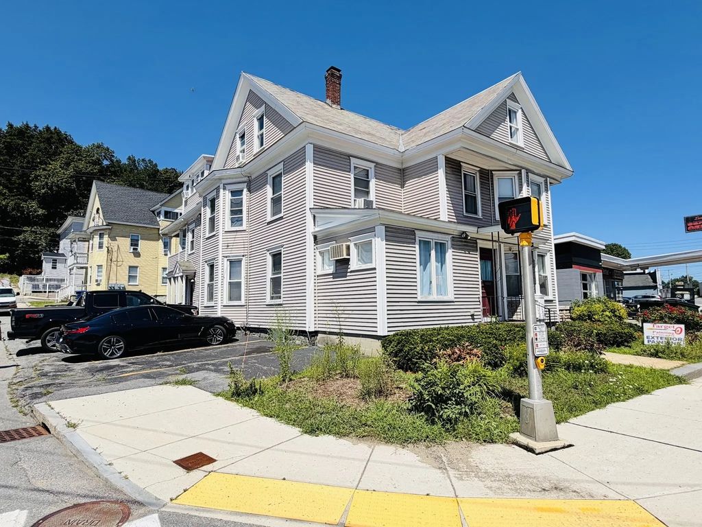 6 N Main St, Leominster