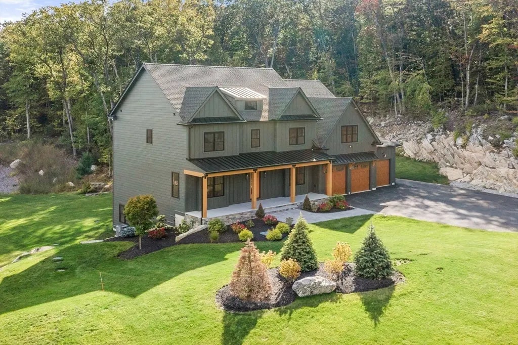 17 Whisper Way, Hopkinton