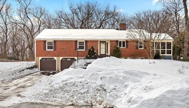 11 Menotomy Rocks Dr, Arlington