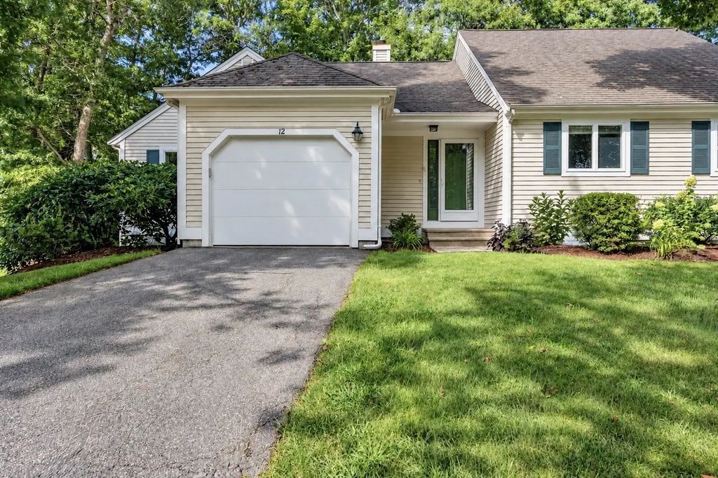 12 Pga Ln #423, Mashpee
