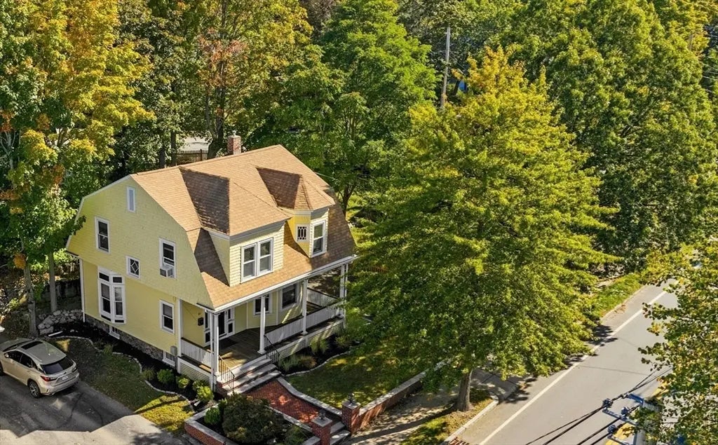 61 Lowell St, Reading