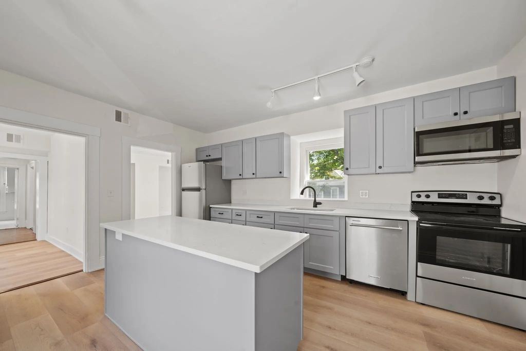 16 Lafayette St #2, Wakefield
