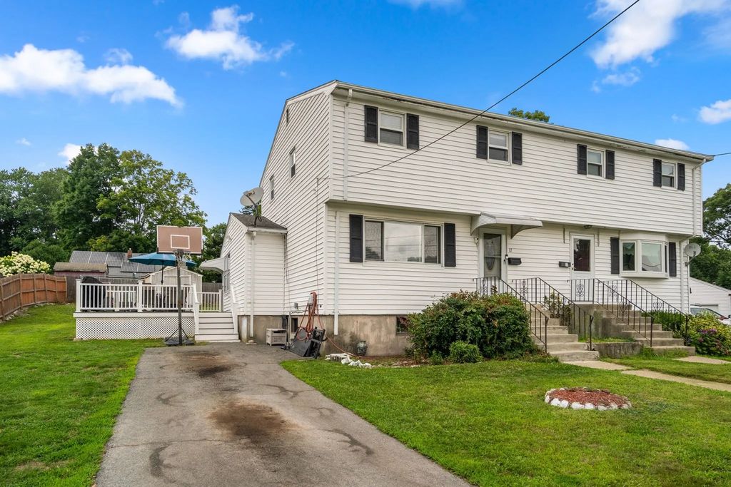17 Louis Ln #17, Randolph