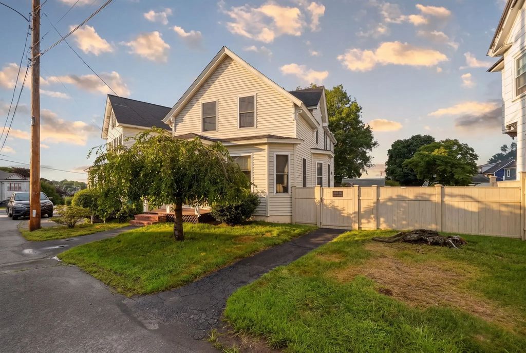 87 Crescent St, Lowell