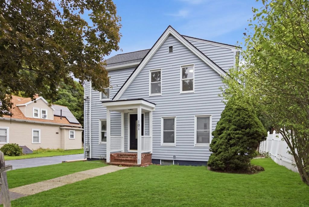 101 Central St, Rockland