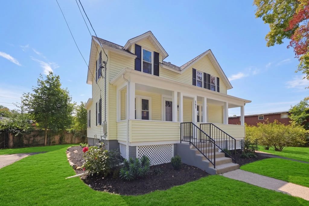 165 Chestnut St, North Attleboro