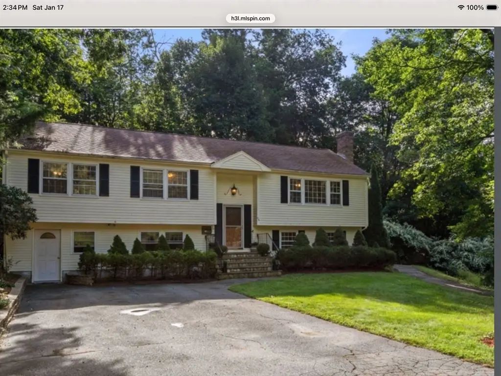 96 Washburn Avenue, Wellesley
